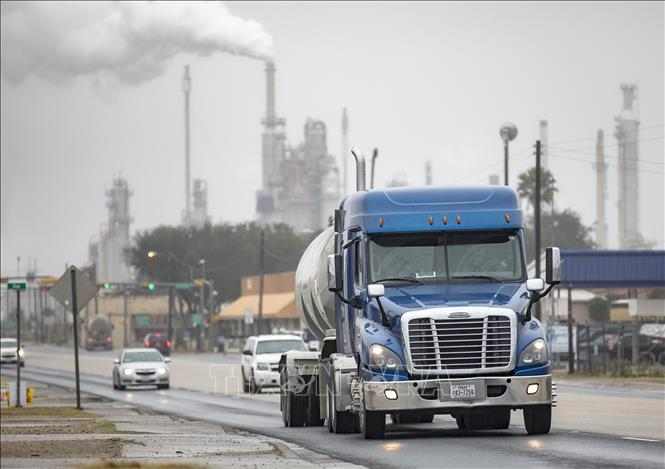 Nổ lớn tại nhà máy lọc dầu bang Texas (Mỹ)